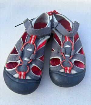 KEEN Kids Gray/Red Closed Toe Fisherman Sandals Hook & Loop US 1 UK 13